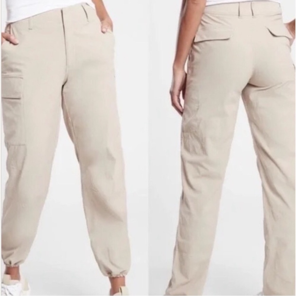 Athleta Women’s Trekkie Utility Cargo Nylon Pants - Khaki size 2